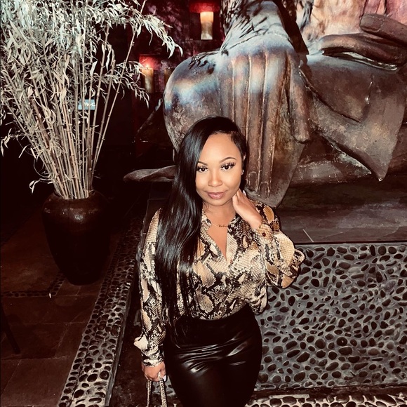 Meet Your POSH AMBASSADOR - Picture 4 of 4